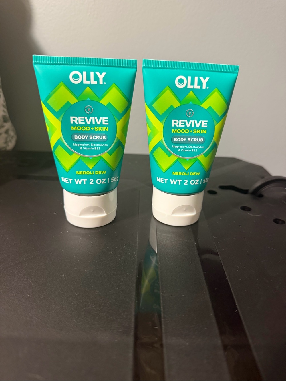 Olly Revive Mood + Skin Neroli Dew Body Scrub - Turquoise